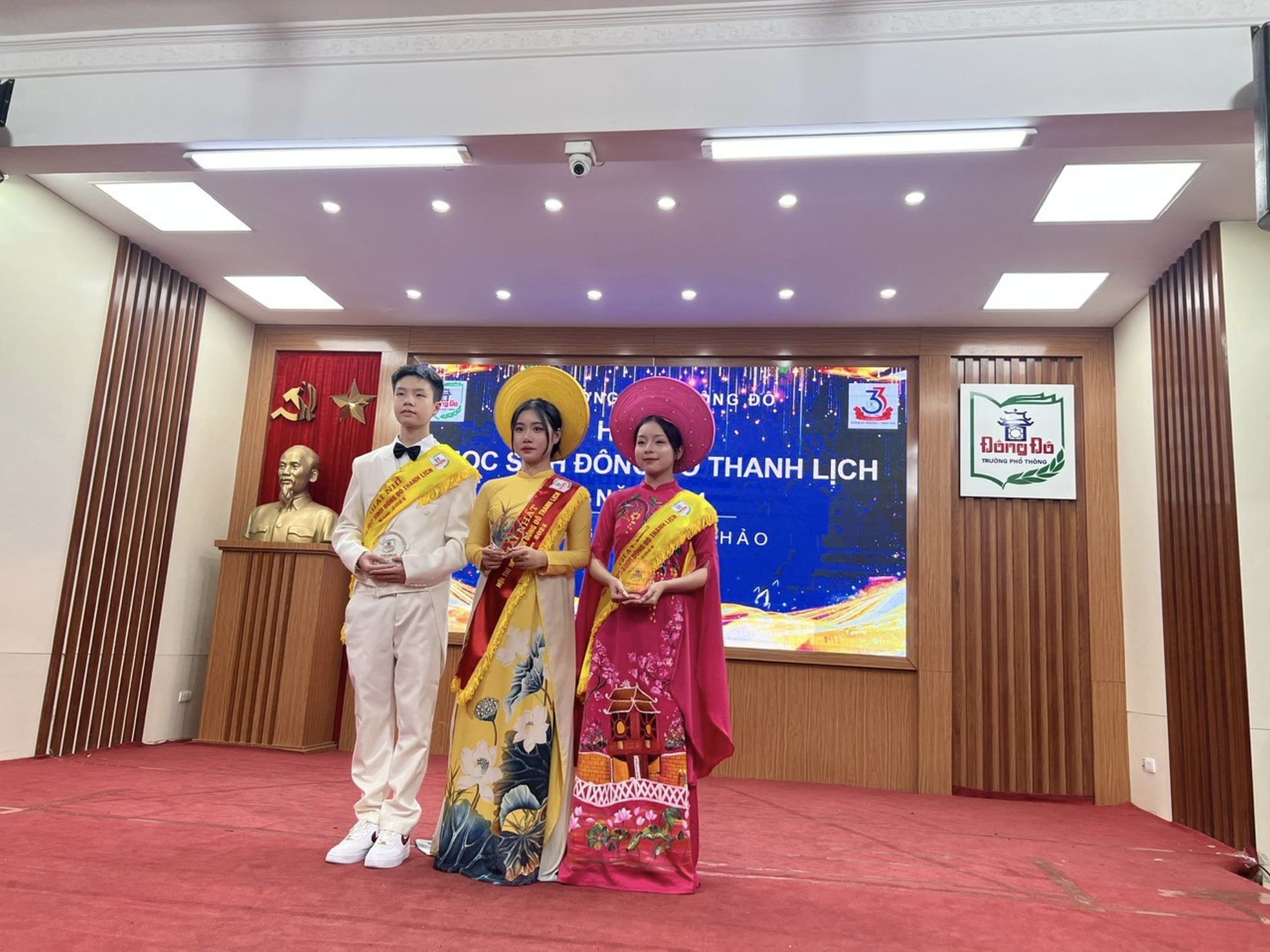 Hội thi học sinh Đông Đô thanh lịch