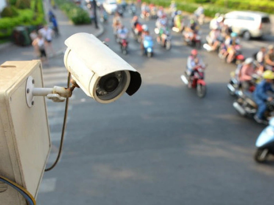 Hà Nội: Yêu cầu lắp camera gần cổng trường giám sát học sinh vi phạm giao thông