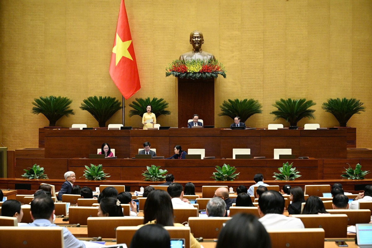 Quốc hội bàn thảo chính sách miễn học phí và phổ cập giáo dục mầm non