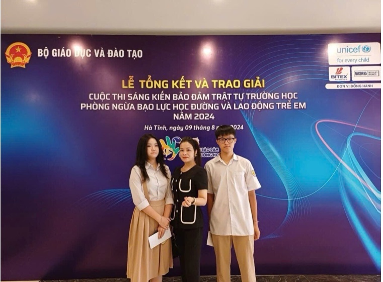 NHÀ GIÁO TRẦN THỊ MINH HẬU NGƯỜI THẮP LỬA ĐAM MÊ  SÁNG TẠO TẠI TRƯỜNG THPT SỐ 1 THÀNH PHỐ LÀO CAI