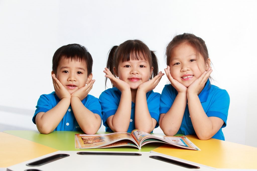 Cho trẻ em tuổi mẫu giáo làm quen với tiếng Anh