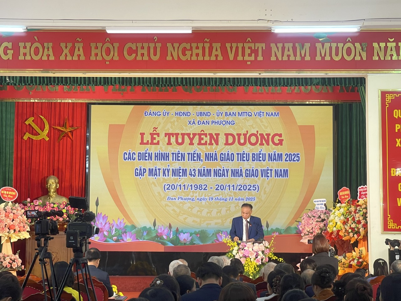 Xã Đan Phượng tổ chức kỷ niệm 43 năm Ngày Nhà giáo Việt Nam và tuyên dương điển hình tiên tiến năm học 2024–2025