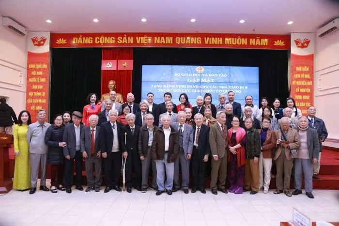 Gặp mặt và vinh danh các nhà giáo đi B – Dấu ấn tri ân của Hội Cựu giáo chức Bộ GD&ĐT