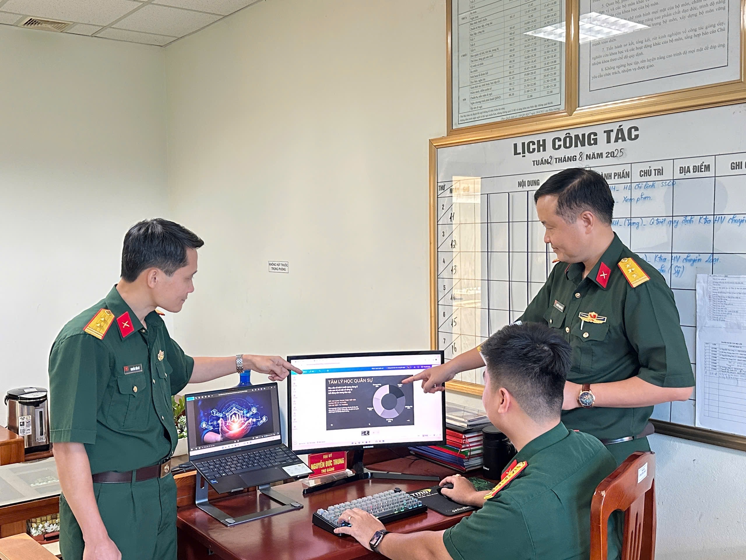  NÂNG CAO CHẤT LƯỢNG QUẢN LÝ, RÈN LUYỆN KỶ LUẬT CHO ĐỘI NGŨ QUÂN NHÂN CHUYÊN NGHIỆP Ở HỌC VIỆN CHÍNH TRỊ HIỆN NAY