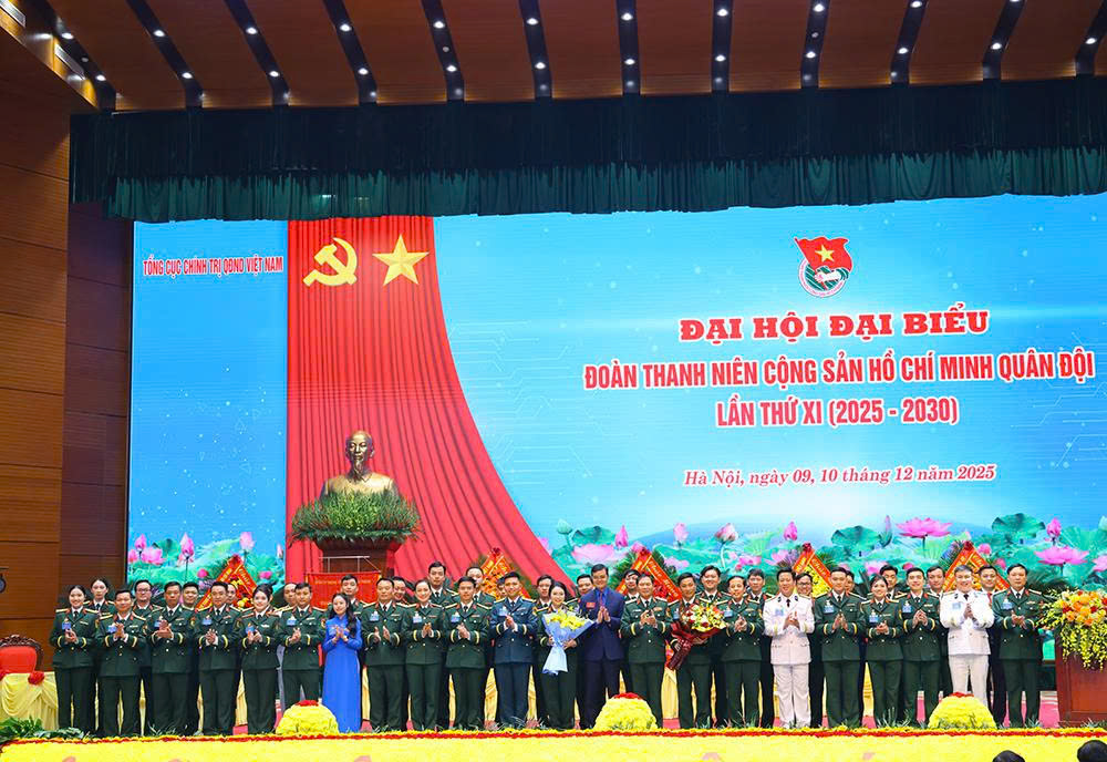 PHÁT HUY TÍNH TÍCH CỰC, SÁNG TẠO CỦA ĐOÀN VIÊN, THANH NIÊN CÁC NHÀ TRƯỜNG QUÂN ĐỘI TRÊN KHÔNG GIAN MẠNG HIỆN NAY