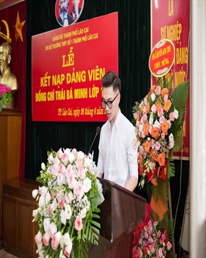 Những học sinh THPT đầu tiên của Lào Cai được kết nạp Đảng