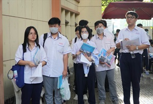 Kỳ thi Đánh giá năng lực ĐHQG TP.HCM 2025: "Cơn sốt" đăng ký dự thi