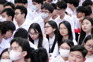 Miễn học phí công lập đến lớp 12: Học sinh trường dân lập sẽ ra sao?