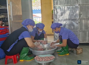 Thành phố Việt Trì (Phú Thọ) chú trọng an toàn thực phẩm tại các bếp ăn bán trú