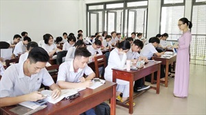 Công bố thủ tục xét thăng hạng giáo viên; Xử lý lớp dạy thêm trá hình