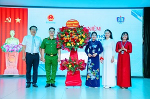 Trường THPT Trung Văn: Vững bước trên hành trình “Kỷ cương, Sáng tạo, Đột phá, Phát triển”