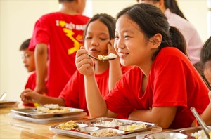 Hà Nội siết chặt an toàn thực phẩm trong trường học năm học mới