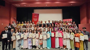 CÔ GIÁO PHÍ THỊ BÍCH – TỪ NHỮNG LỚP HỌC ĐẾN NHỮNG ĐỈNH CAO TRI THỨC