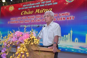 Tưng bừng giao lưu văn nghệ kỷ niệm 3 năm CLB văn nghệ  Hội Cựu giáo chức Đại học Kinh tế Quốc dân