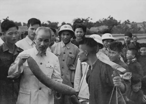 PHƯƠNG PHÁP DÂN VẬN THEO TƯ TƯỞNG HỒ CHÍ MINH VÀ VẬN DỤNG TRONG QUÂN ĐỘI NHÂN DÂN VIỆT NAM HIỆN NAY