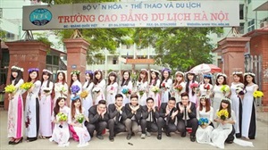 ỨNG DỤNG DẠY HỌC THEO NHIỆM VỤ (TBLT) TRONG PHÁT TRIỂN NĂNG LỰC GIAO TIẾP TIẾNG ANH CHO SINH VIÊN NGÀNH HƯỚNG DẪN DU LỊCH Ở TRƯỜNG CAO ĐẲNG DU LỊCH HÀ NỘI