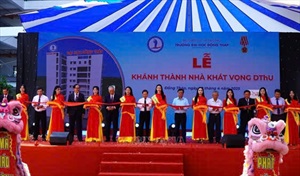 GIẢI PHÁP PHÁT TRIỂN ĐỘI NGŨ GIẢNG VIÊN ĐÁP ỨNG VIỆC GIẢNG DẠY LÝ LUẬN CHÍNH TRỊ TRONG KỶ NGUYÊN SỐ, KỶ NGUYÊN VƯƠN MÌNH CỦA DÂN TỘC