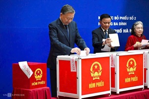 Tổng Bí thư Tô Lâm thực hiện quyền công dân trong ngày toàn dân đi bầu cử